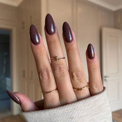 Chocolate Brown Dip Powder For Nails showcasing a deep chocolate manicure, perfect for a sophisticated, chic style.