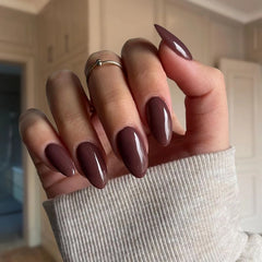 Chocolate Brown Dip Powder For Nails for a warm, elegant pedicure, ideal for a refined, natural look.