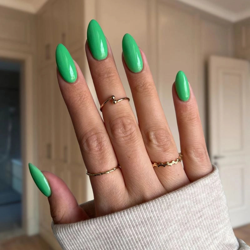 Cocktail Mint Green Dip Powder For Nails for a vibrant, refreshing mint pedicure with a smooth finish, ideal for at-home pampering.