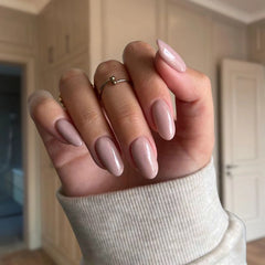 Pale Grayish Mauve Dip Powder Nails showcasing a soft and refined grayish mauve manicure.