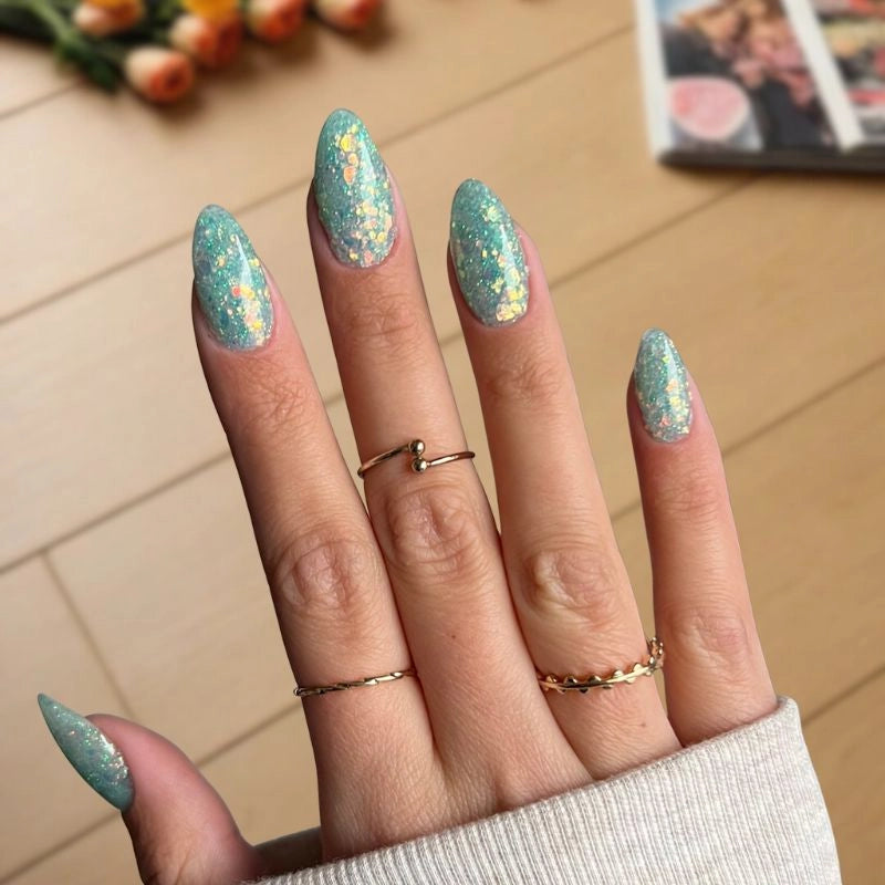 Mint Sparkle Dip Powder – Perfect for creating refreshing, eye-catching nail designs with sparkle.