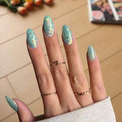 Mint Sparkle Dip Powder – Perfect for creating refreshing, eye-catching nail designs with sparkle.