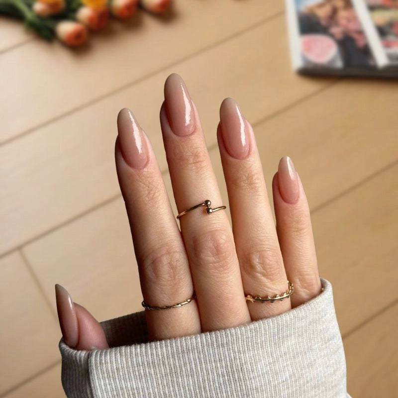 DIY Moss Mist Dip Powder Manicure – Soft, nature-inspired nails with a calm, earthy finish.