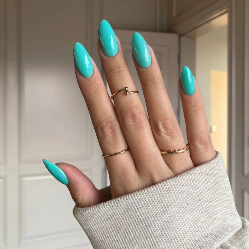 Ocean Breeze Green Dip Powder for Long-Lasting, Fresh Nail