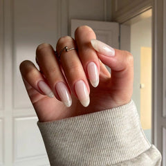 Translucent White Dip Powder – Perfect for creating natural or artistic nail designs.