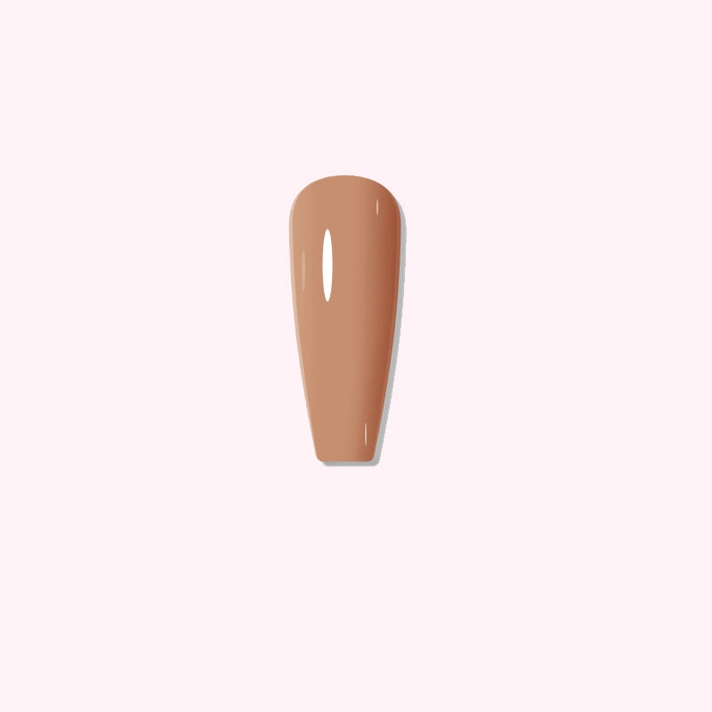 Glossy manicure using Caramel Clay dip powder