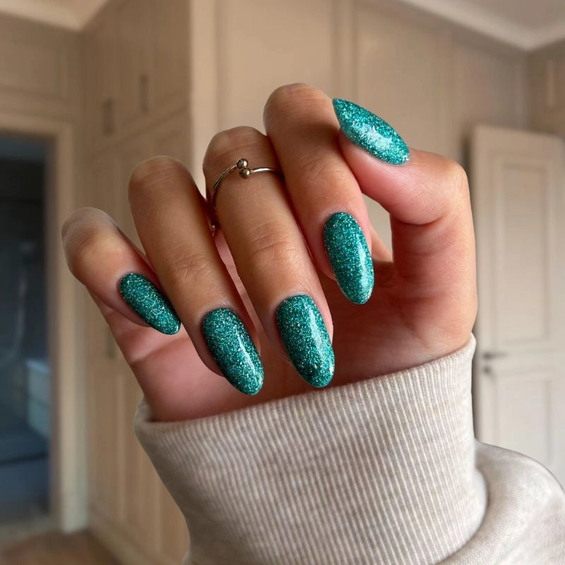 Turquoise Green Dip Powder For Nails for a vibrant turquoise pedicure with delicate sparkle, perfect for at-home pampering.